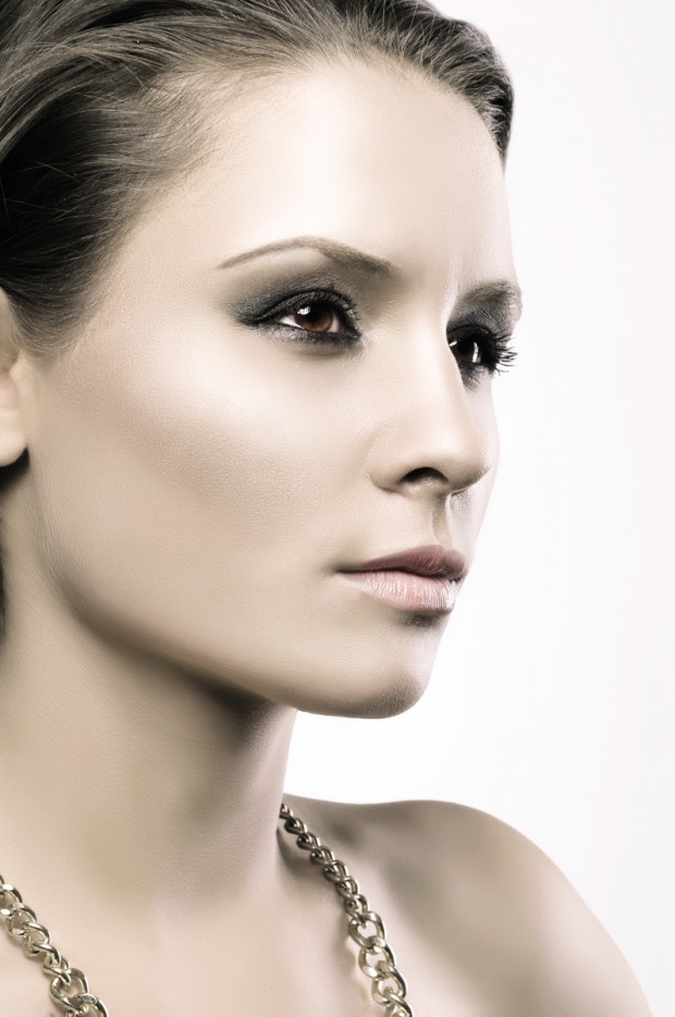 Vladislav-Filipov-Viyara-Stoikova-Portrait-Makeup-Beauty-Magazine-Cover-Editorial-Photography